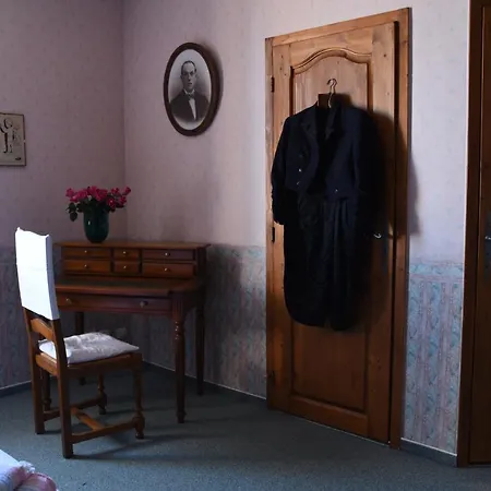 La Maison En Aveyron Frühstückspension *